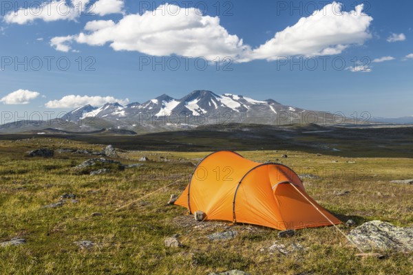 Tent with a view of the Acre Massif, Stora Sjöfallet National Park, Laponia World Heritage Site, Norrbotten, Lapland, Sweden, Lapland, Sweden, Europe