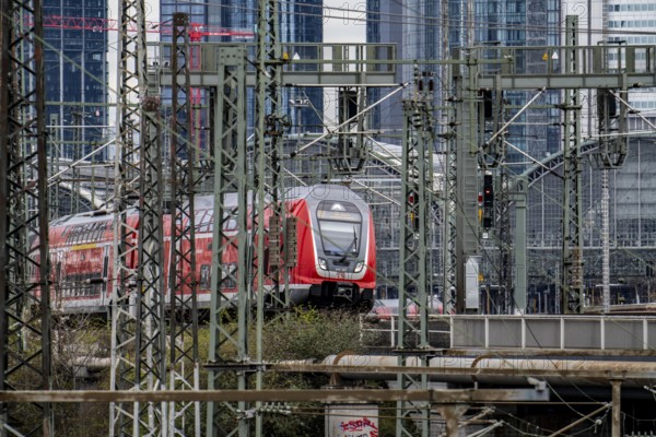 Regional train on the track in front of Frankfurt am Main main station, Skyline, Hesse, Germany, Europe