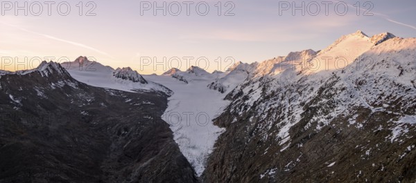 Mountain panorama and glacier at sunrise, Gurgler Ferner with summit Hochwilde and Falschungsspitze, in the morning light, Ötztal Alps, Tyrol, Austria, Europe