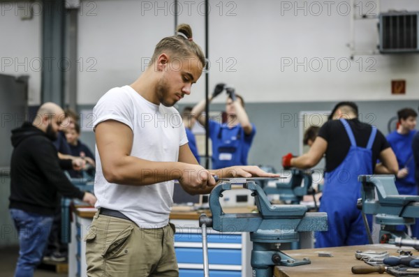 Remscheid, North Rhine-Westphalia, Germany - Trainees in the metalworking trades here during basic training, Remscheid Vocational Training Centre for the Metal and Electrical Industry. - FOR EDITORIAL USE ONLY!