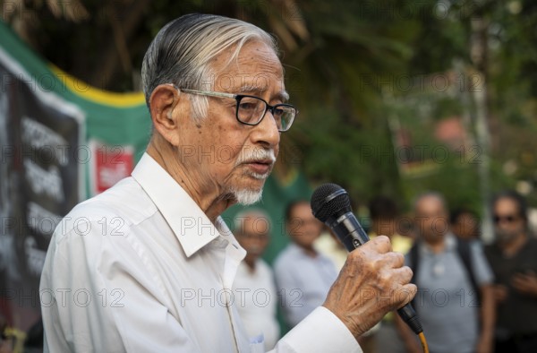 Hiren Gohain, a leading intellectuals of Northeast India speaks as he protest over Pahalgam terror attack on in Guwahati, Assam, India on April 24, 2025. On April 22 a devastating terrorist attack occurred in Pahalgam, Jammu and Kashmir, resulting in the deaths of at least 28 tourists