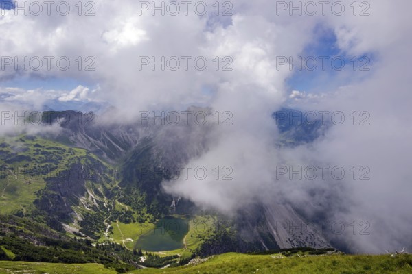 Lower Gaisalpsee, behind it Gaisalphorn, 1953m, and Rubihorn, 1957m, Allgäu Alps, Allgäu, Bavaria, Germany, Europe