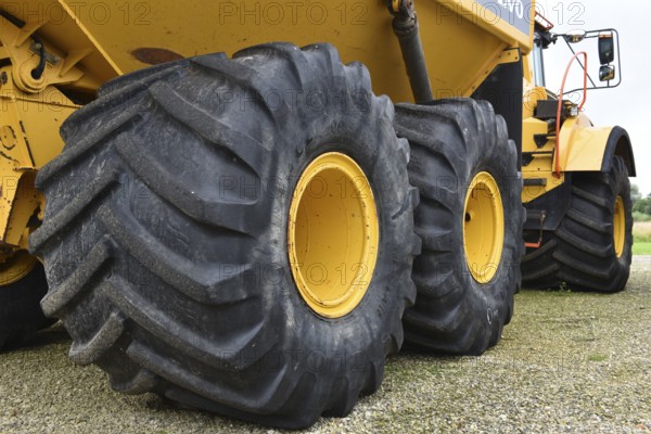 Car tyres from a dump truck