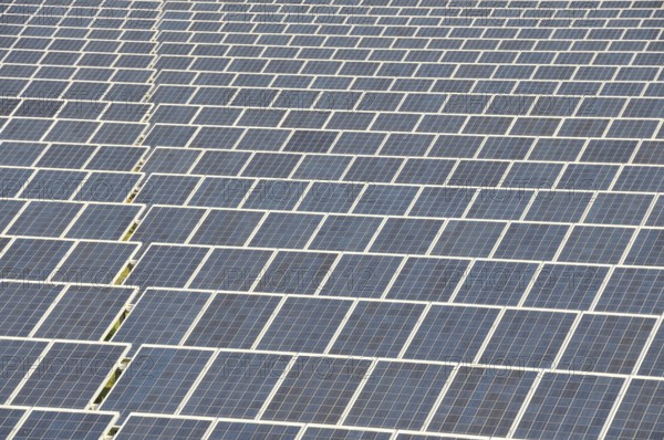 In Troisdorf-Oberlar, the currently largest ground-mounted photovoltaic system in North Rhine-Westphalia is installed on an area of 80, 000 square metres with an output of 3600 kWp, Troisdorf, North Rhine-Westphalia, Germany, Europe