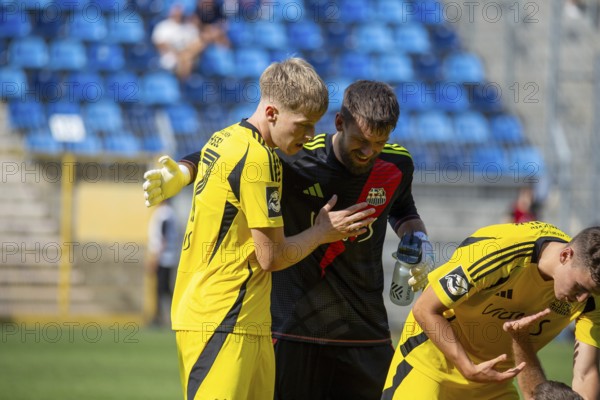 Football 3rd division, season 2024/25, matchday 4: Waldhof Mannheim against 1. FC Saarbrücken. Picture: Joy for Saarbrücken goalkeeper Phillip Menzel after the 1:0 victory in Mannheim