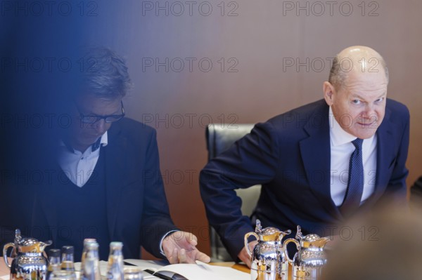 From right: Olaf Scholz (SPD), Federal Chancellor and Robert Habeck (Alliance 90/The Greens), Federal Minister for Economic Affairs and Climate Protection and Vice-Chancellor, in the Cabinet, Cabinet meeting, Berlin, 6 November 2024