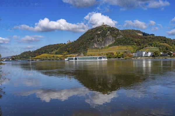 Drachenfels, a mountain in the Siebengebirge on the Rhine between Bad Honnef and Königswinter, with Drachenfels castle ruins and Drachenburg castle, left, boat traffic on the Rhine, North Rhine-Westphalia, Germany, Europe