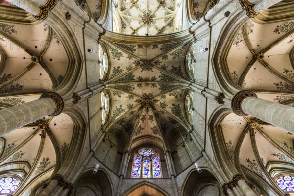 Interior view, Church of Our Lady, UNESCO World Heritage Site, Trier, Rhineland-Palatinate, Germany, Europe