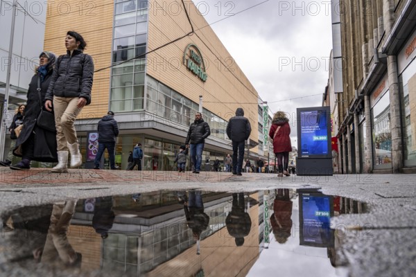Galeria Kaufhof department stores' in the city centre of Gelsenkirchen, on Bahnhofstraße, is affected by the department stores' group's closure plans and is due to close at the end of June 2023, North Rhine-Westphalia, Germany, Europe