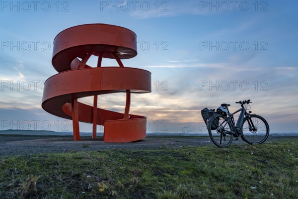 Sculpture Haldenzeichen, observation tower, Humbert spoil tip, part of the Lippepark in Hamm, 5 spoil tips were connected to form a kind of leisure landscape area, Hamm, North Rhine-Westphalia, Germany, Europe