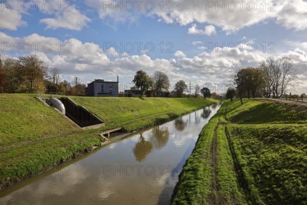28.10.2020, Oberhausen, Ruhr area, North Rhine-Westphalia, Germany - Emscher, in this not yet renaturalised river section wastewater is still discharged, with the Emscher conversion this area will soon also be renaturalised, ecologically improved, the ecological conversion of the Emscher system consists of the construction of a central wastewater treatment system in the Ruhr area, the construction of sewers and the renaturation of the Emscher and its tributaries 00X201028D034CARO (MODEL RELEASE: NO, PROPERTY RELEASE: NO (c) caro images / Rupert Oberhaeuser, http://www.caro-images.com, info@caro-images.com - If the photo is used for purposes other than journalism, please contact the agency - any use of the photo is subject to a fee)