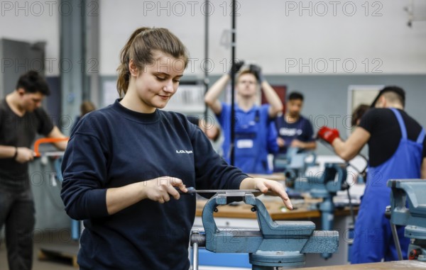 Remscheid, North Rhine-Westphalia, Germany - Trainees in the metalworking trades here during basic training, Remscheid Vocational Training Centre for the Metal and Electrical Industry. - FOR EDITORIAL USE ONLY!