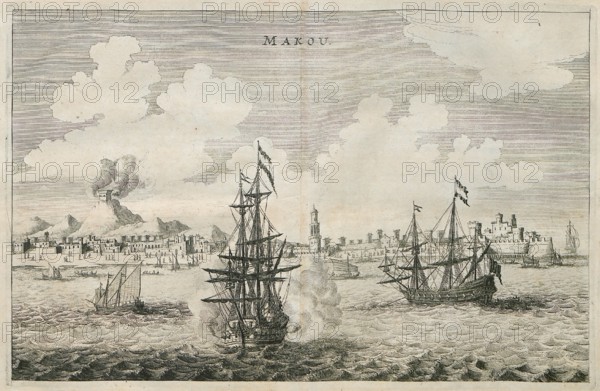 The harbour of Macau, Merchant ships, 17th century, Historical, digitally restored reproduction from a 19th century original, Record date not stated