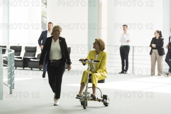 Malu Dreyer (Minister-President of Rhineland-Palatinate, SPD) with an electric car on her way to the lift in the Chancellery in front of the consultations at the Minister-Presidents' Conference with the heads of government of the federal states in the Federal Chancellery, Berlin, 20 June 2024