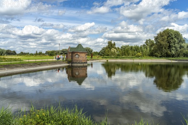 Historic slide gate house and filtration basin, Wasserkunst Kaltehofe, Kaltehofe Island, Hamburg-Rothenburgsort, Hamburg, Germany, Europe