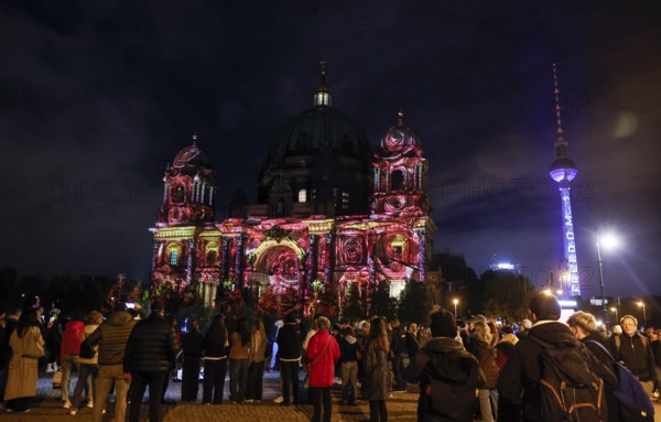 Festival of Lights, illuminated Berlin Cathedral and TV Tower, 07.10.2024, Berlin, Berlin, Germany, Europe