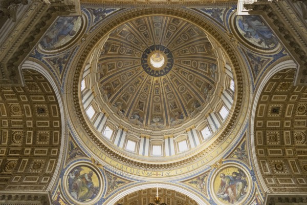 Interior view, dome of St Peter's Basilica, San Pietro in Vaticano, Basilica of St Peter in the Vatican, Rome, Italy, Europe