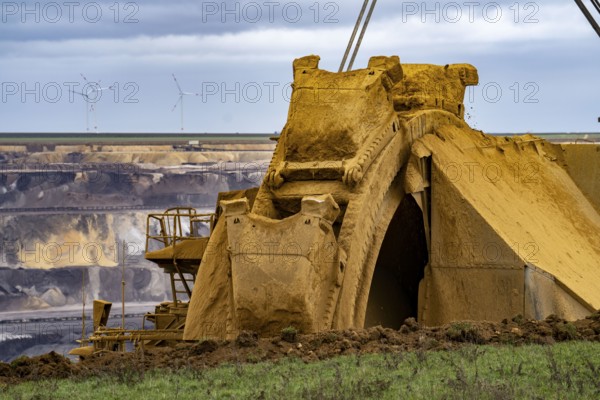Opencast lignite mine Garzweiler 2, bucket wheel excavator 261 excavating the surface, at the rest of the hamlet Lützerath, bucket diameter is 17 metres, Erkelenz, North Rhine-Westphalia, Germany, Europe