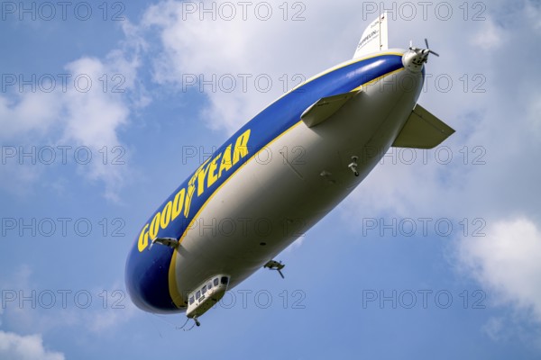 The Zeppelin NT, newly stationed at Essen/Mülheim Airport, undertakes sightseeing flights over the Rhine-Ruhr area, Mülheim an der Ruhr, North Rhine-Westphalia, Germany, Europe
