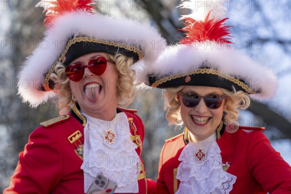 Rose Monday parade in Düsseldorf, groups of carnival societies and other participants in the street carnival, North Rhine-Westphalia, Germany, Europe