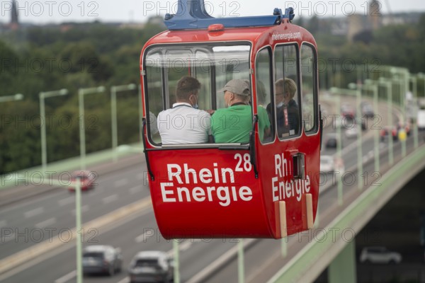 Rhine cable car, cabin above the zoo bridge, Rhine, Cologne, North Rhine-Westphalia, Germany, Europe