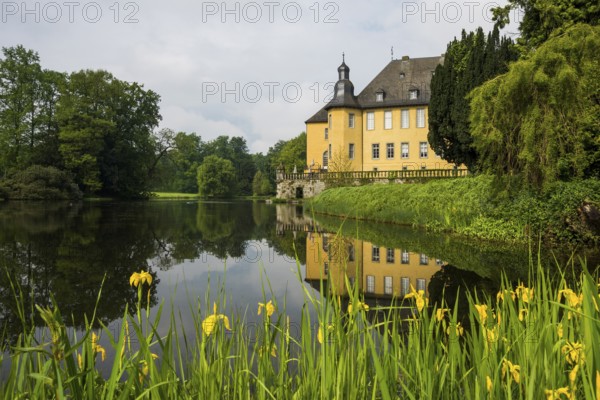 Moated castle, Schloss Dyck, Jüchen, Lower Rhine, North Rhine-Westphalia, Germany, Europe
