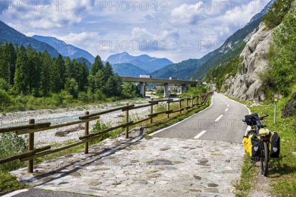 Cycle path along the Fella near Leopoldskirchen, Kanaltal, Friuli-Venezia Giulia, Italy, Europe