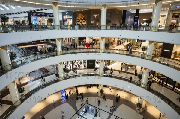 Interior, Dubai Luxury Shopping Mall, Luxury Shopping Centre, Downtown, Dubai, United Arab Emirates, VAR, Asia