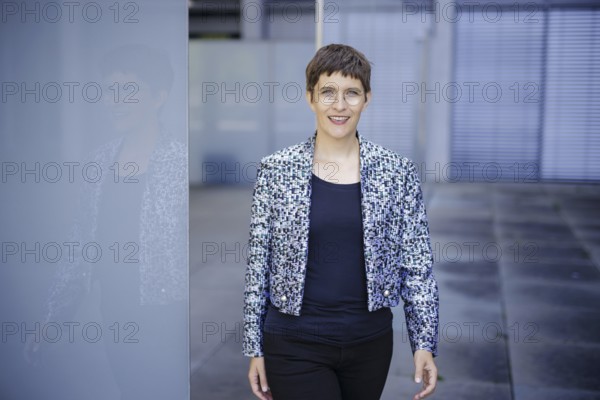 Anna Luehrmann (Alliance 90/The Greens), Minister of State for Europe at the Federal Ministry of Foreign Affairs and Federal Government Commissioner for Franco-German Cooperation, poses for a photo during a photo shoot. Berlin, 18 July 2024