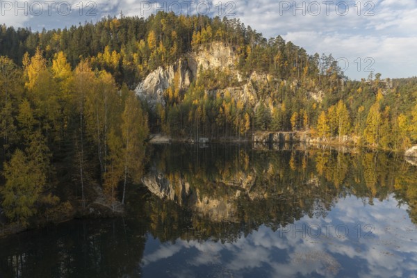 Adršpašské pond, lakeshore with trees and rocks on a sunny day in autumn, Dolní Adršpach, 549 57 Adersbach, CZ