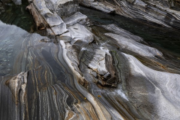 Rocks, rock structures, clear water, Verzasca River, near Lavertezzo, Verzasca Valley, Valle Verzasca, Canton Ticino, Switzerland, Europe