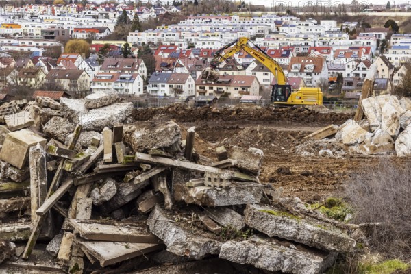 Construction work for a new development area for 460 flats in the new Böckinger Strasse neighbourhood in the Zuffenhausen-Rot district. Sealing of almost six hectares of farmland. Symbolic photo. The buildings are projects of the International Building Exhibition IBA27 in Stuttgart. Stuttgart, Baden-Württemberg, Germany, Europe