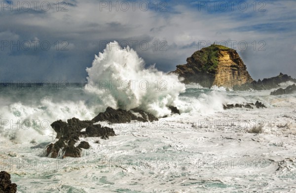 High waves on the rocks of Porto Moniz, Atlantic surf, storm, Porto Moniz, Madeira, Portugal, Europe