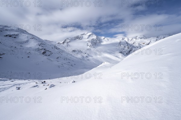Snow-covered mountain landscape, mountain peak Monte Cevedale and glacier Zufallferner, Ortler Alps, Vinschgau Valley, Italy, Europe