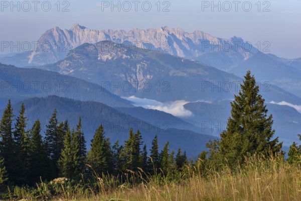 View from the Chiemgau Alps to the Wilder Kaiser in Tyrol, with the Unterberghorn in front, Östliche Chiemgauer Alpen nature reserve, Bavaria, Germany, Europe