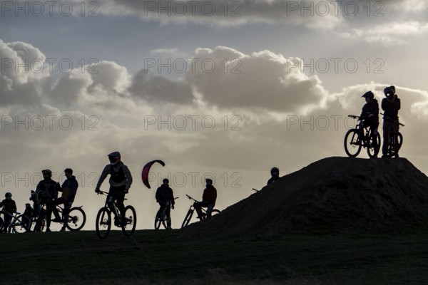 Mountain bike trail with jumps, downhill trail, on the Norddeutschland spoil tip in Neukirchen-Vluyn, a mining spoil tip, now a landscape park, Kiter Drachen, North Rhine-Westphalia, Germany, Europe