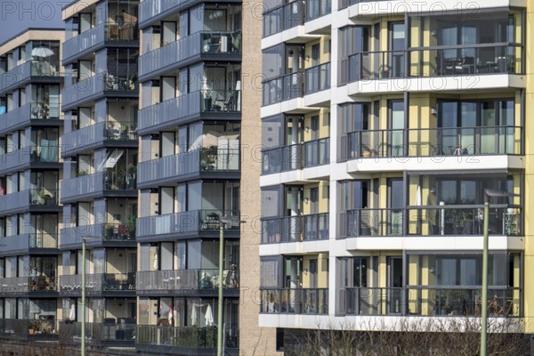 New residential buildings, flats between Viertal Neuer Hafen, on Lohmannstraße and Weserdeich, Kommodore-Ziegenbein-Promenade, Bremerhaven, Bremen, Germany, Europe