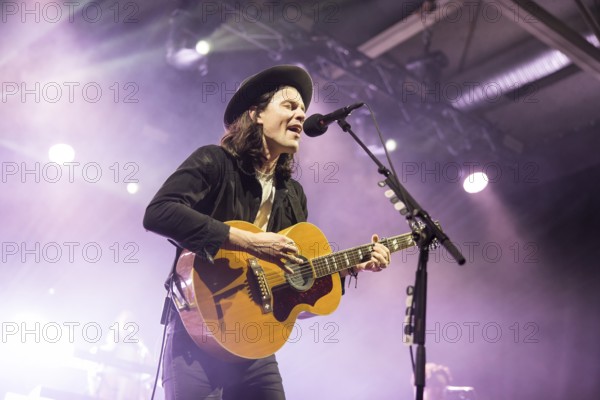 James Bay live on Up All Night Tour at the Columbiahalle in Berlin on 19.01.2025