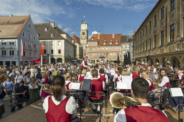 Music band on the market square, Fishermen's Day in Memmingen, Unterallgäu, Allgäu, Bavaria, Germany, Europe