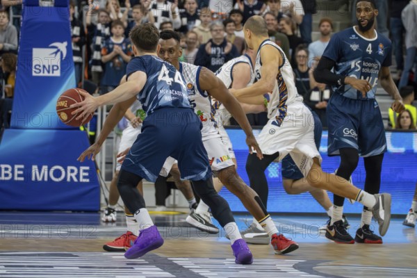 16.03.2024, easy Credit BBL, German Basketball League, Matchday 24) : Game scene MLP Academics Heidelberg against Rostock Seawolves (final score 88:86) . Player on the ball: Bennet Hundt (44, Academics Heidelberg)