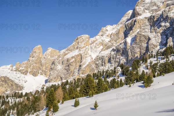 Beautiful landscape of the Mountain silhouettes of the Sexten Dolomites on a sunny winter day, South Tyrol, Trentino-South Tyrol, Alto-Adige, Italy, Europe