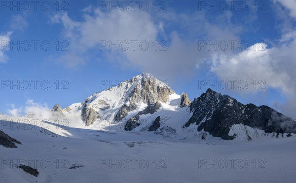 High alpine mountain landscape, summit of the Aiguille de Chardonnet and Glacier du Tour, glaciers and mountain peaks, Chamonix, Haute-Savoie, France, Europe