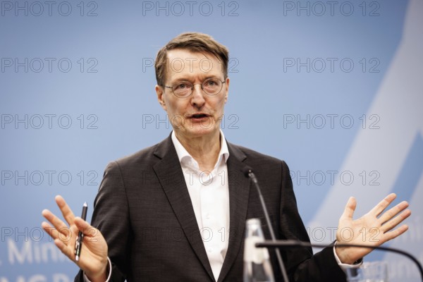 Prof Karl Lauterbach (SPD), Federal Minister of Health, at a press conference on the talks with representatives of the leading municipal associations and association leaders from the healthcare system in Berlin, 11.04.2024