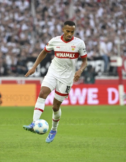 Jamie Leweling VfB Stuttgart (18) Action on the ball Crop, single image, MHPArena, MHP Arena Stuttgart, Baden-Württemberg, Germany, Europe