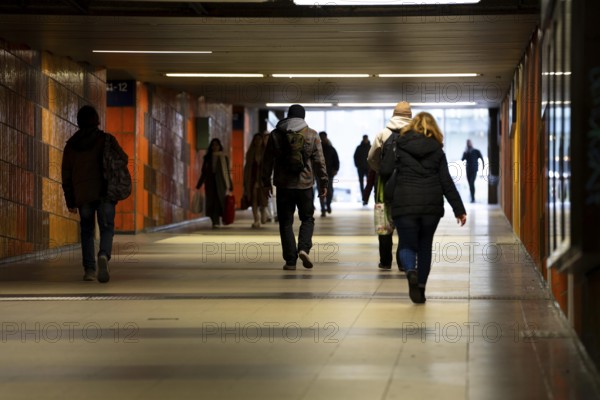 Subway, access to the platforms at Cologne Deutz/Messe railway station, in Deutz, ZNorth Rhine-Westphalia, Germany, Europe