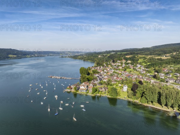 Aerial view of the municipality of Hemmenhofen on the south side of the Höri peninsula with the marina and jetty, Lake Constance, Constance district, Baden-Württemberg, Germany, Europe
