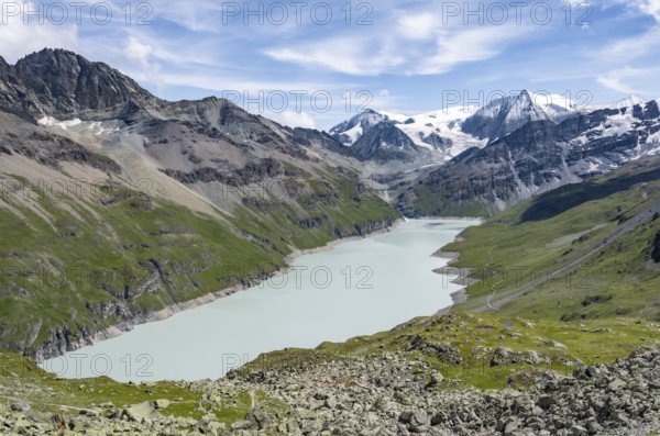 Picturesque mountain landscape, view of a blue mountain lake, Lac des Dix reservoir, behind mountain peak Mont Blanc de Cheilon, Hérménence, Valais Alps, Valais, Switzerland, Europe