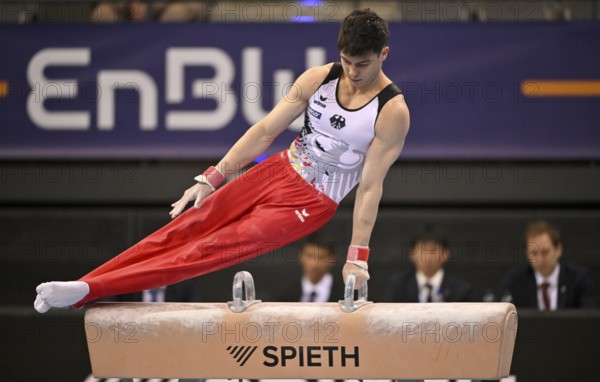Alexander Kirchner GER pommel horse action gymnastics, EnBW DTB-Pokal, Porsche-Arena, Stuttgart, Baden-Württemberg, Germany, Europe