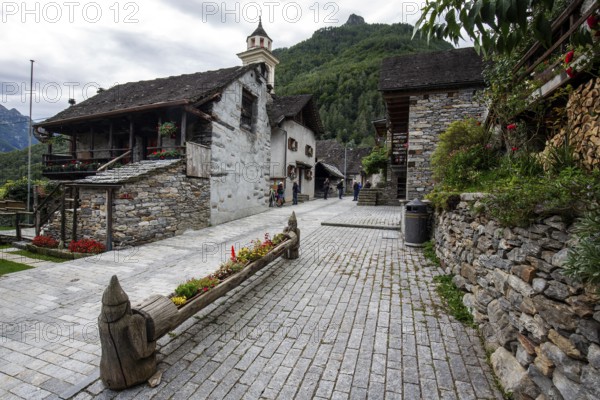 Typical Ticino stone houses in the village of Sonogno, Verzasca Valley, Valle Verzasca, Canton Ticino, Switzerland, Europe