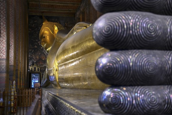 Reclining Buddha in Wat Pho, Temple of the Reclining Buddha, Bangkok, Thailand, Asia